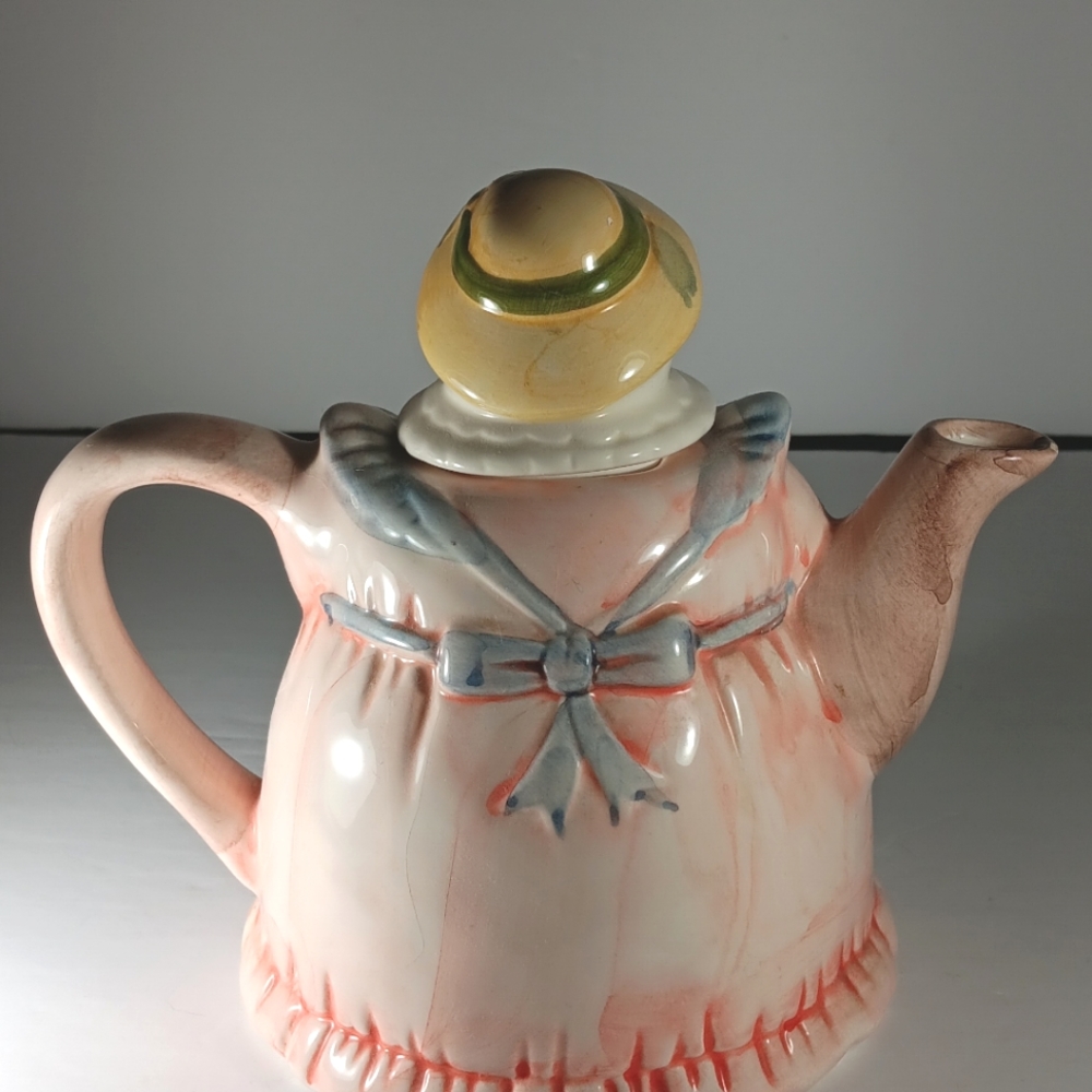 Charming Ceramic Teapot with Basket Design - Picture 3 of 6